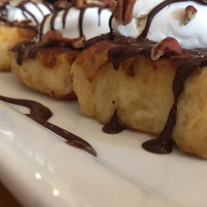 Pan de ayer: Los pains perdus son panes del día anterior preparados como postre, con chocolate, frutos rojos o helado, simplemente entendrás por que no se puede desperdiciar.