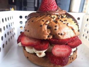 hmwz-pg3waz4eiajxnigam5wggxa4k3zmd8urro9ede-large